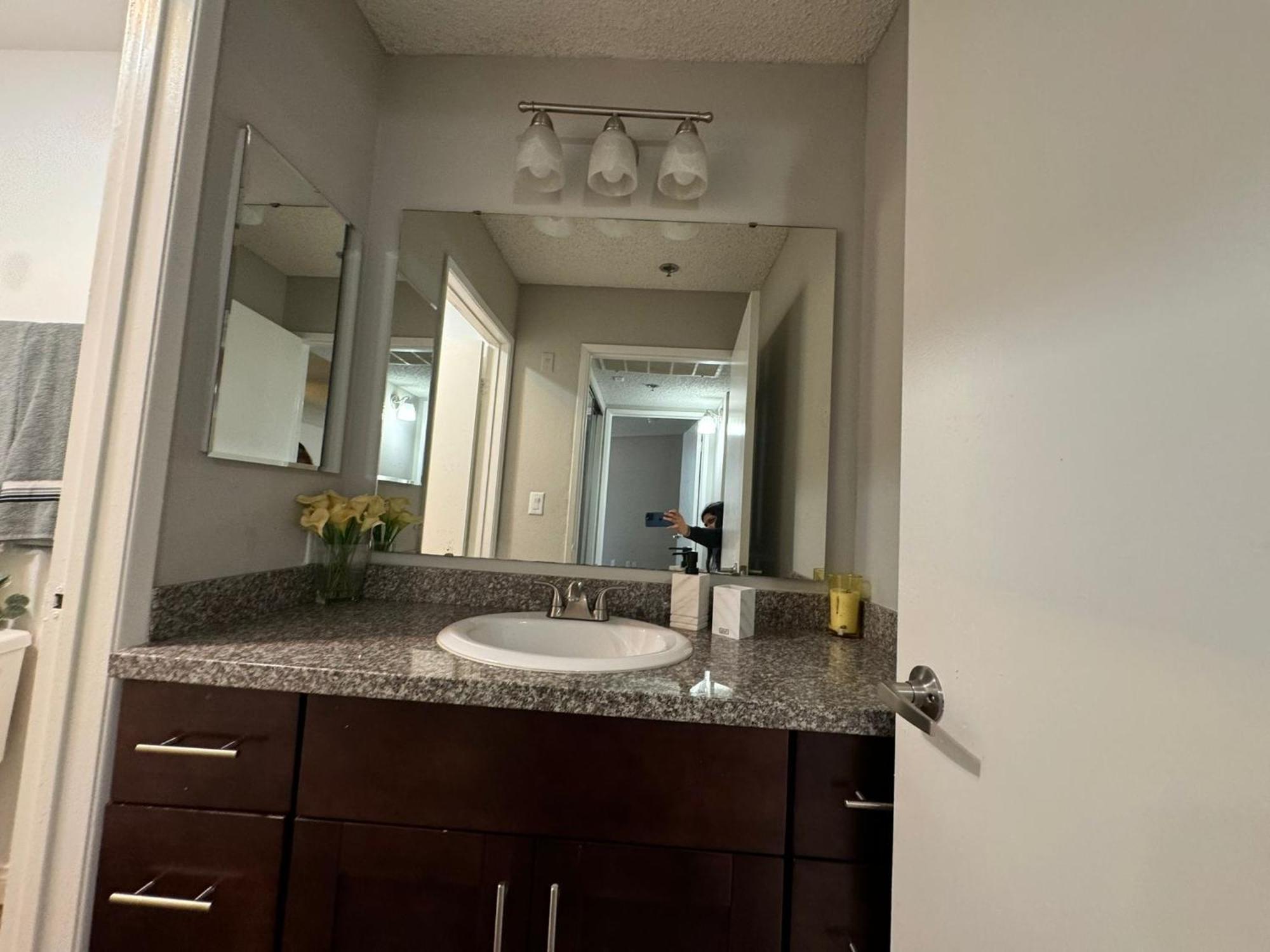 Incredible Two Bedroom Hollywood Apartments Free Parking Los Angeles Exterior foto
