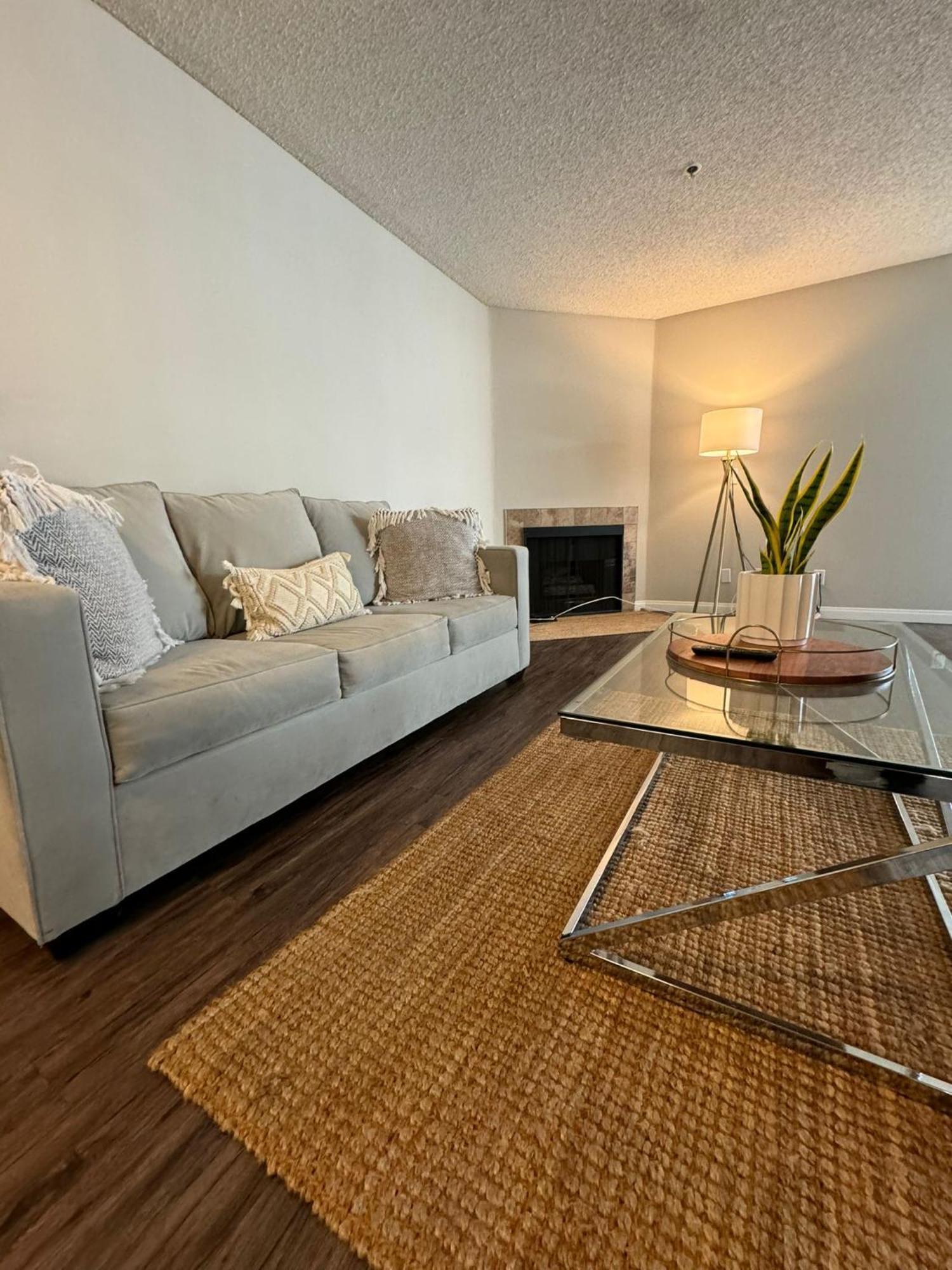 Incredible Two Bedroom Hollywood Apartments Free Parking Los Angeles Exterior foto