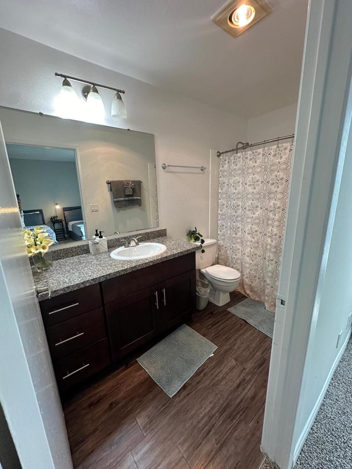 Incredible Two Bedroom Hollywood Apartments Free Parking Los Angeles Exterior foto