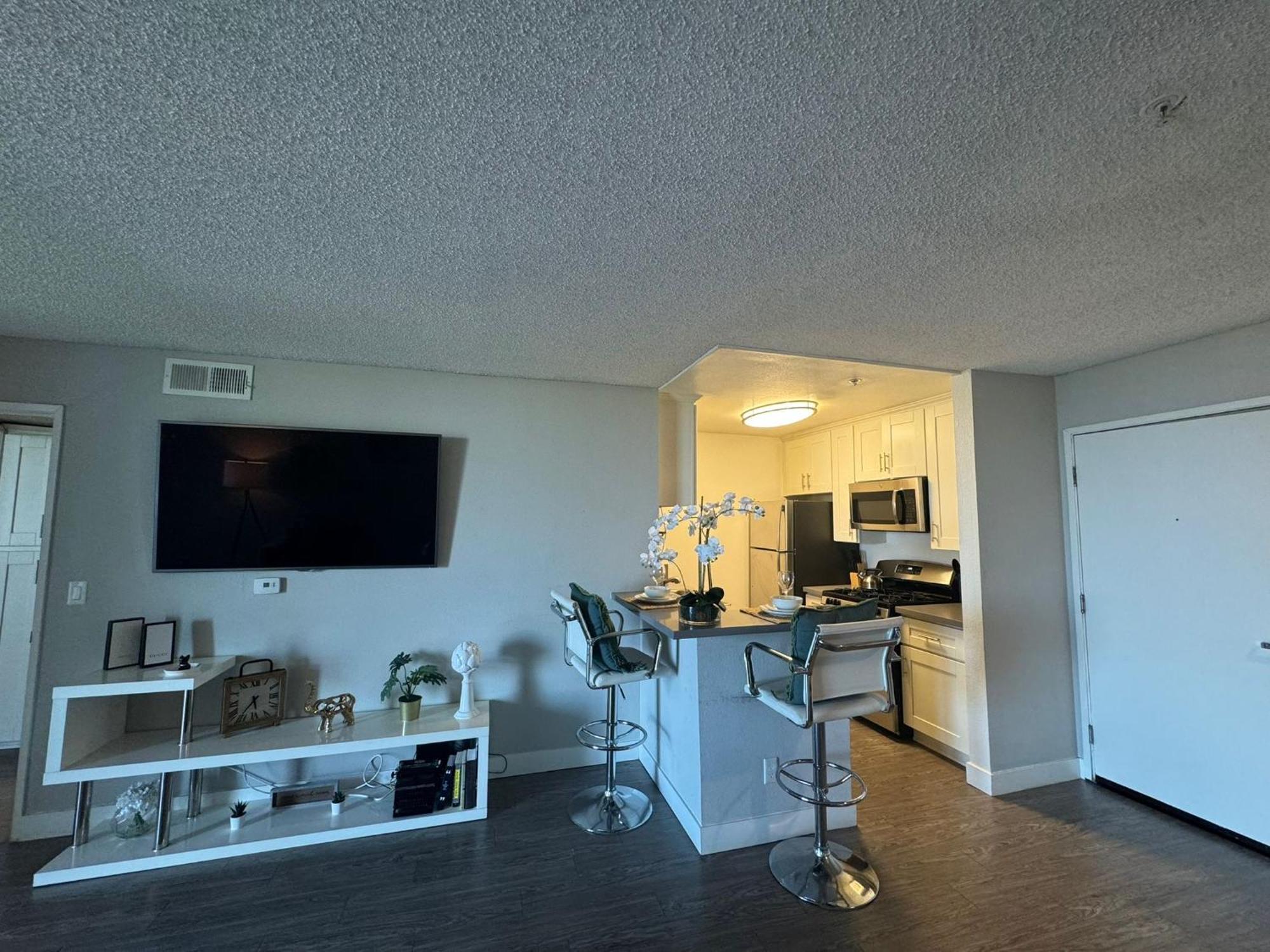 Incredible Two Bedroom Hollywood Apartments Free Parking Los Angeles Exterior foto