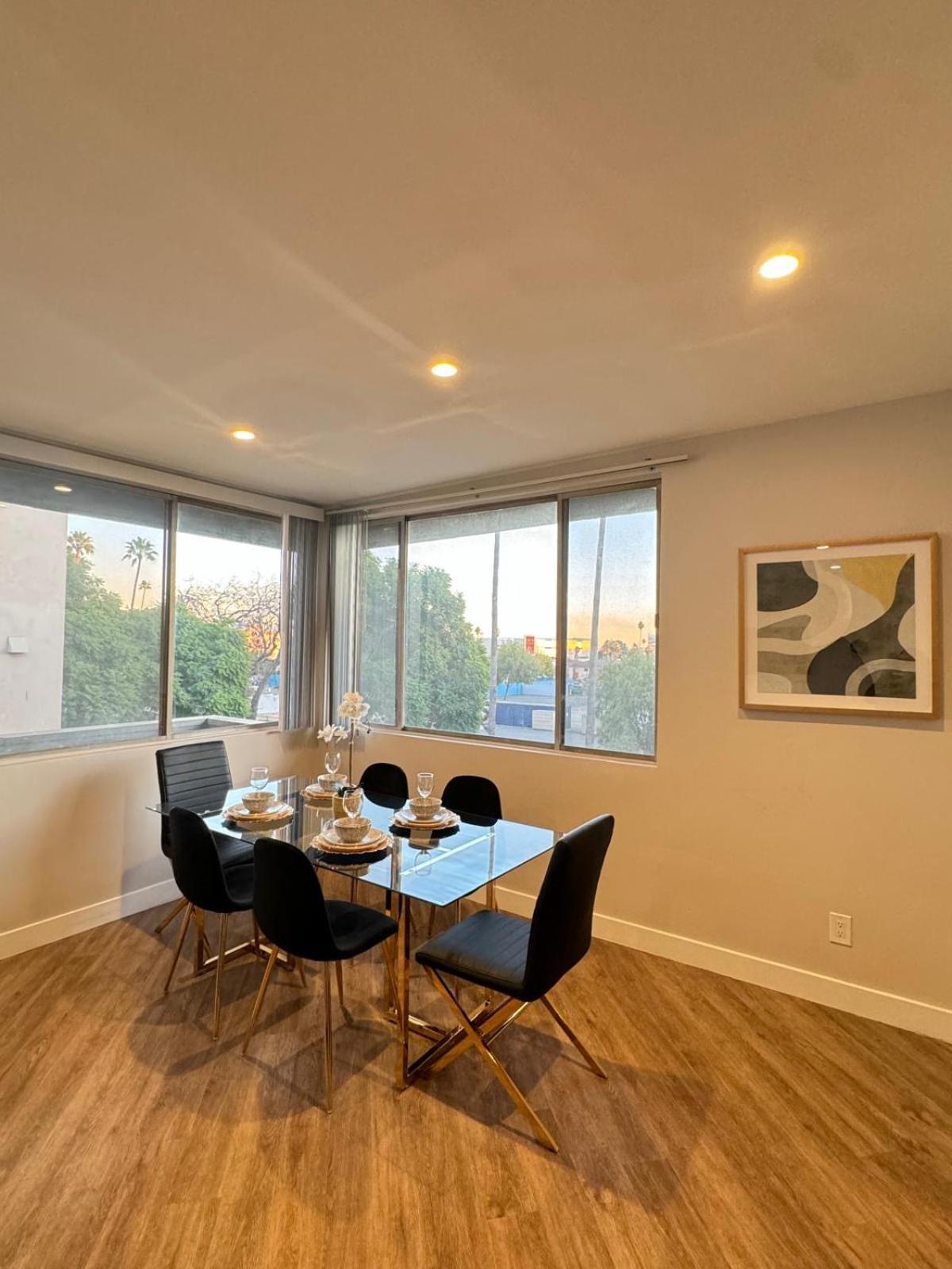 Incredible Two Bedroom Hollywood Apartments Free Parking Los Angeles Exterior foto